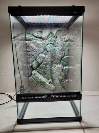 Terrarium, Like New, Includes LED Light 1