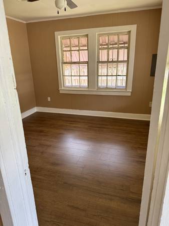 $900.00 / 3br - Charming Single Unit in Baton Rouge | 5852 Byron St | $900/mo63902820146434121