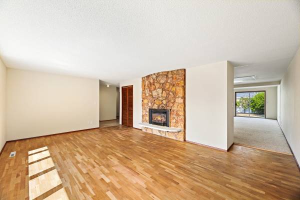 $575,000 / 3br - 1673ft2 - Rambler on Large Corner Lot - no HOA (Lakewood)63866941421953124