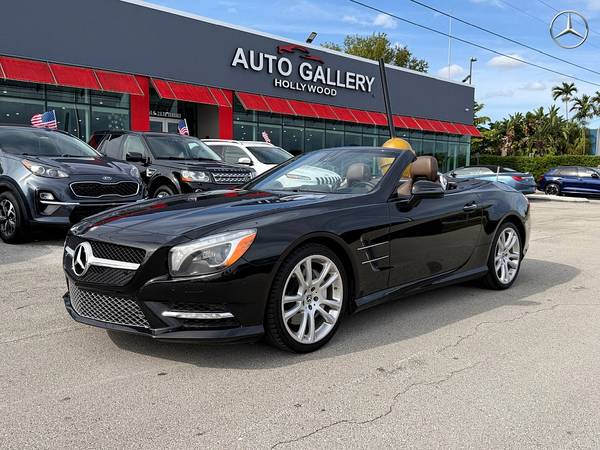 2015 Mercedes-Benz SL 400 Convertible LOW MILES is clean inside and ou 1