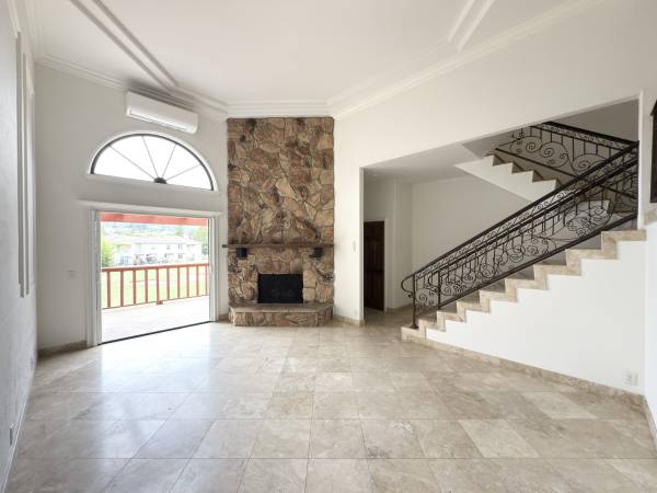 $3,795 / 2br - 1545ft2 - ¡Hermosa casa adosada en el campo de golf The Legends! (Carlsbad)63775544215553123