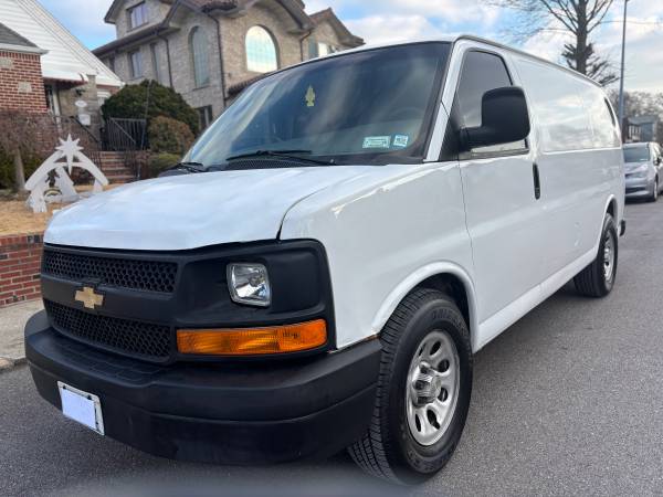 2014 Chevrolet Express-1500. V6. - $10,300 (Francis-Lewis Blvd Queens NY)63617981909377121