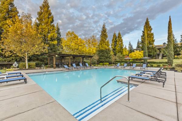 $2,099 / 1br - 944ft2 - HUGE 1BED+DEN AVAILABLE AT REDUCED RATE! MAKE THE MERIDIAN YOUR HOME! (Rocklin)63844738942467123