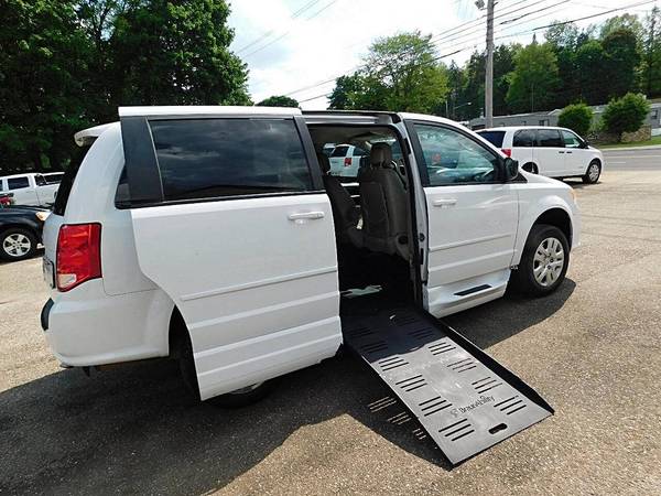 2017 Dodge Grand Caravan SE 4dr Mini Van - $11990.0063613628467971122