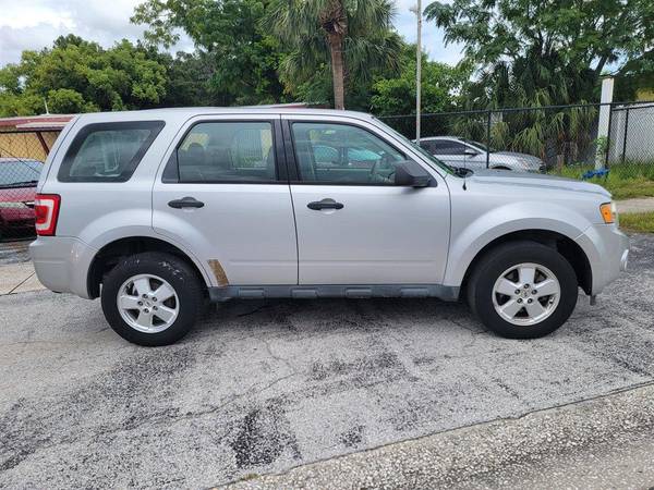 2012 Ford Escape XLS Guaranteed Credit Approval! - $6,995 (+ SUNCOAST QUALITY CARS LLC)63443238225153123