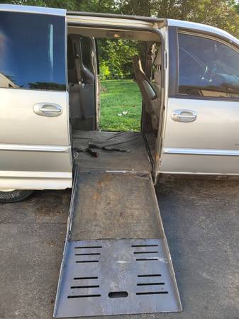 2000 Dodge Caravan Braun Enter furgoneta para silla de ruedas - $2,80063621403153539122