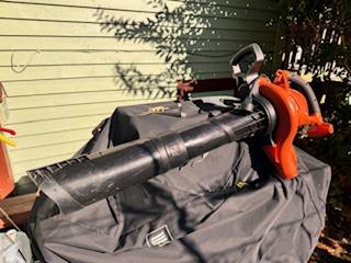 black and Decker plug in leaf blower 1
