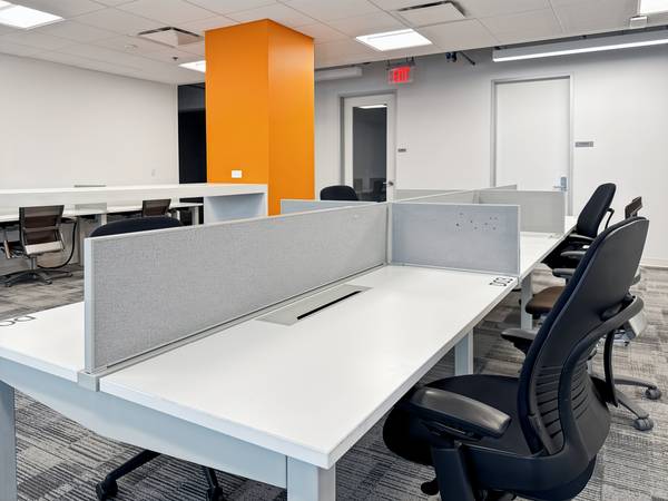 $210 Dedicated Desk at Regus, Bethesda 24/7 access and Global perks! (Bethesda)63896507278466120