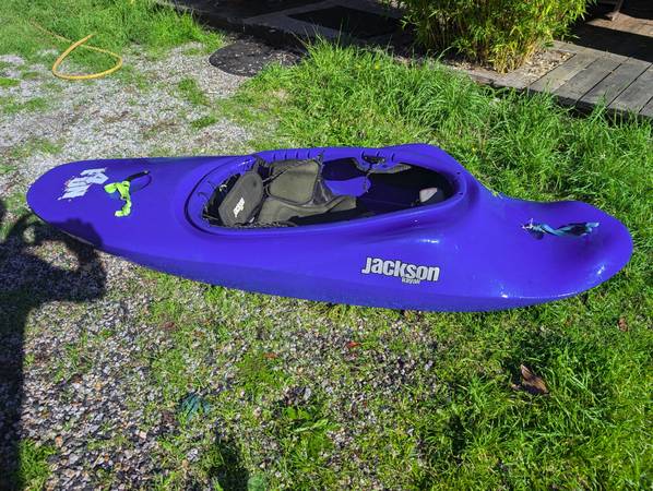 Jackson 4 Fun whitewater kayak 1