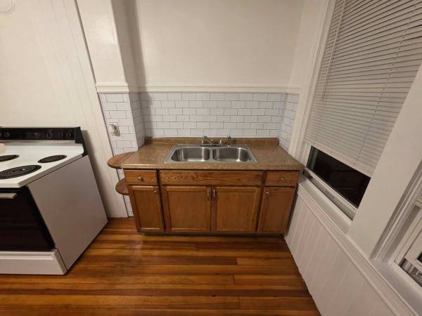 $2,000 / 3br - READY NOW! Huge townhouse! PETS CONSIDERED!!! (Easthampton)64017046906115122