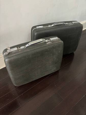 2 Suitcases American Tourister (or one) 1