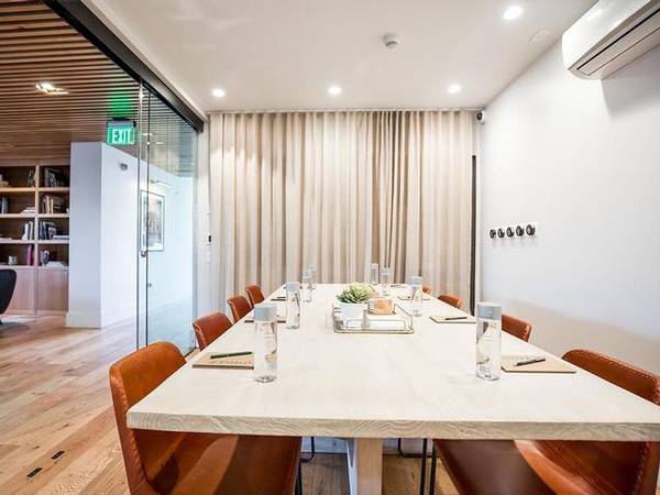 $2,895 / 2br - 937ft2 - Microondas, Mascotas - Máx. 2 permitidas, Armarios Grandes (Koreatown)63840112354433124