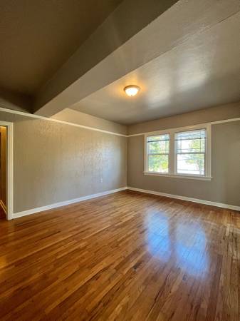 $1,595 / 2br - Close-In/Large 2-Bed! Hardwood Floors, Pet Friendly & Vintage Charm! (Portland)63831251866627123