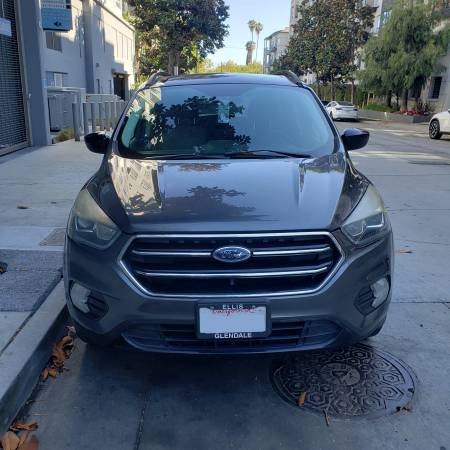 2017 Ford Escape SE (VENDIDO) - $5,000 (Los Ángeles)63618267780355121