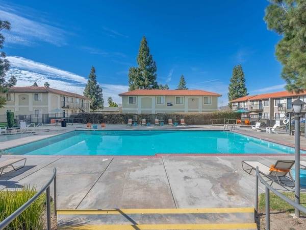 $2,095 / 1br - 1/bd 1/ba, Air Conditioner, Large private patios (Near Downtown Riverside & UCR)64028082923394124