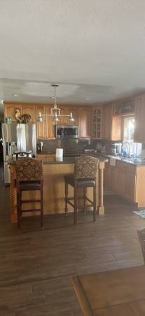 $900 / 7br - 100ft2 - Room for rent (Simi Valley)63981244705282123