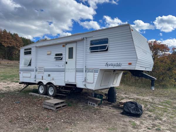 Springdale Keystone Camper Trailer - 2001 1