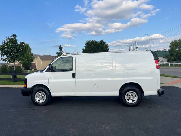 2017 Chevrolet express - Photo 10
