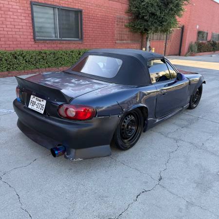 2002 Mazda Miata with a MANUAL TRANSMISSION! - $3,200 (90248)63615926372483122