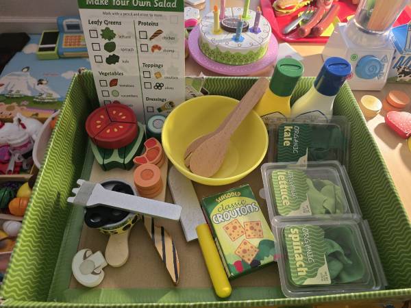 Melissa & Doug Juego de comida de juguete para ensalada para cortar y lanzar - $10 (GAITHERSBURG)634708184652811221