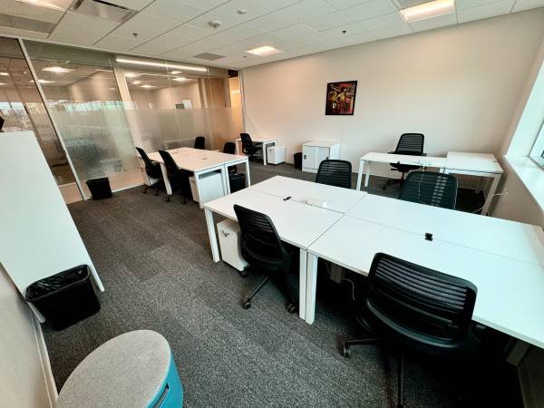 GREAT TEAM SPACE FOR 8-1O (FULLY FURNISHED)! 1