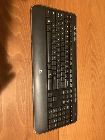 Logitech K520 Wireless Keyboard – Full-Size (No Receiver) 1