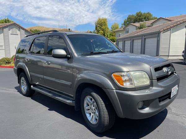 2007 Toyota Sequoia in perfect condition Rare find family owned - $9,800 (hercules, pinole, san pablo, el sob)63501029385091121