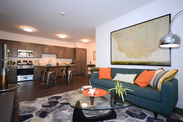 $2,650 / 2br - Large Closets, Charming Pathways, Dog Run (Thousand Oaks)63800712080513124