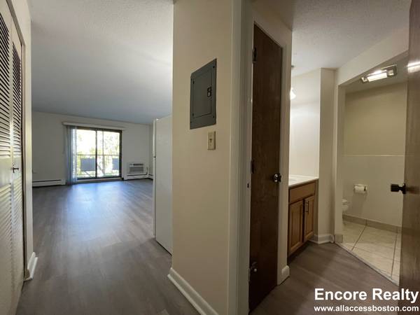 $2,000 / 500ft2 - [INMEDIATAMENTE] ¡SIN COMISIÓN! ESTUDIO GRANDE con balcón, calefacción + agua caliente, mascotas permitidas (Spy Pond)63856447134721122