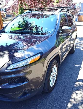 2017 Jeep Cherokee Latitude 4WD - $13,500 (Lake Stevens)63469766487171122