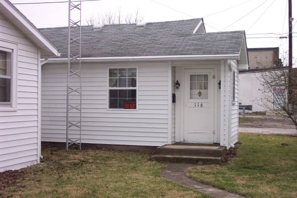 $535 / 1br - 675ft2 - Encantadora casa de 1 dormitorio: vida tranquila en ciudad pequeña en Fairmount (Fairmount)63680211881857120