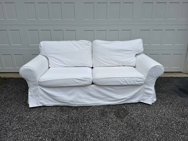 Pull Out Couch 1