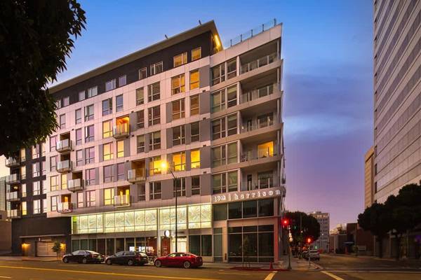 $2,851 / 1br - 930ft2 - 1 Bedroom,1 BA apartment for rent next to Lake Merritt! (oakland downtown)63938631293699122