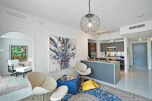 $2,273 / 1br - 830ft2 - Superbly Coloful @@ Immaculate 1-1.5 Prime Retail (1080 Brickell Ave #3104, Miami, FL 33131)63825132696067124