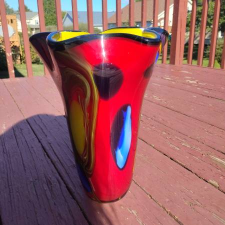 Handmade Psychedelic Flower Vase 1