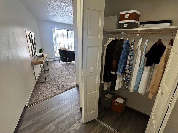 $1,390 / 2br - 905ft2 - Falling Into Savings – Move-In Specials You’ll Love (6455 Zane Ave N, Brooklyn Park, MN)63990232238338123