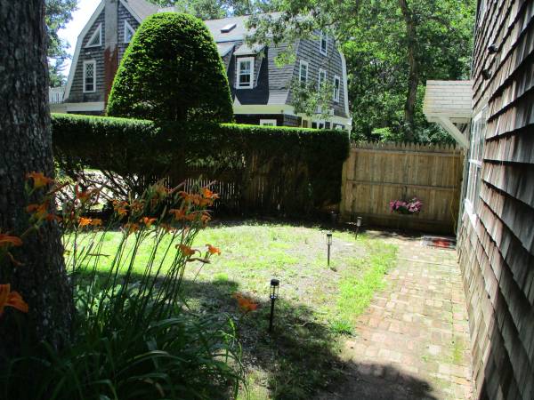 Westhampton Beach $1,700 1 Bedroom Apt
$1,700
Westhampton Westhampton Beach $1,700 1 Bedroom Apt
$1,700
Westhampton