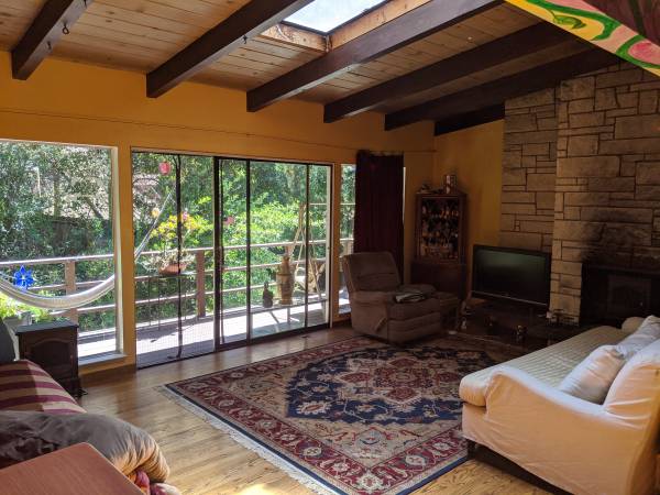 $1,600 / 1br - 180ft2 - Master bedroom a home in the Montclair hills - Utilities included! (oakland piedmont / montclair)63850428237313124
