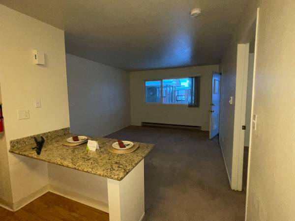 $1,315 / 1br - 470ft2 - You and your pets will enjoy life at our community. Pet friendly! (Anchorage)63991794212610122