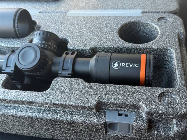 Revic scope 5-25x50 1