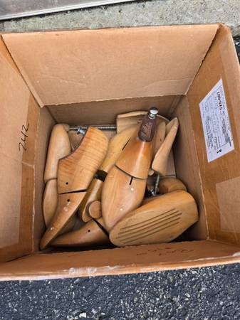 Shoe forms. Box full 1