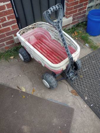 Old plastic wagon good leaf hauler 1
