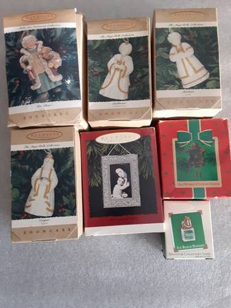 SEVEN CLASSIC HALLMARK CHRISTMAS ORNAMENTS FROM THE 90'S 1