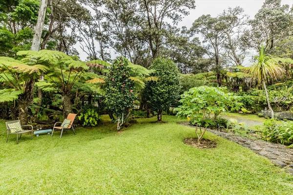 $2,600 / 3br - Beautiful Furnished Farmhouse Retreat in Volcano Village (Volcano Village)63686672560769121