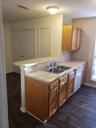 $1,600 / 2br - 1036ft2 - 2 Bedroom 1.5 Bath $1,600 1036ft2 (Asheville)64029375005313124