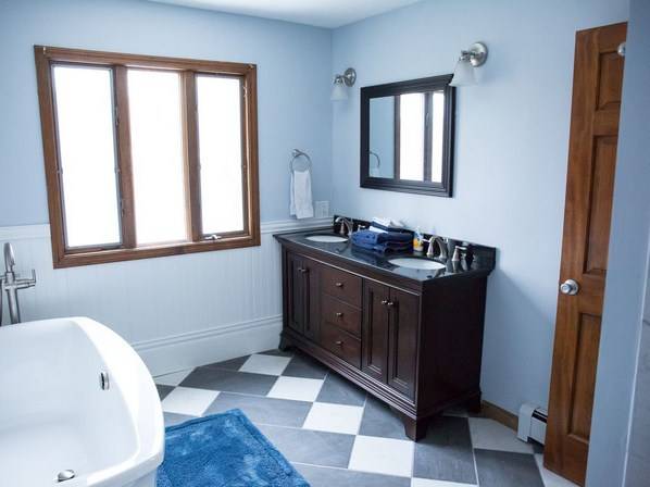 $70 / 3br - Lovely&Lakeside&Home (Vernon, CT)64210698224899121