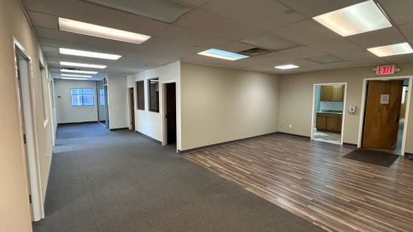 $5,050 / 3100ft2 - Large Office Space with Parking available (Sunset Park (Boro park ), Brooklyn, NY)63809066845057120