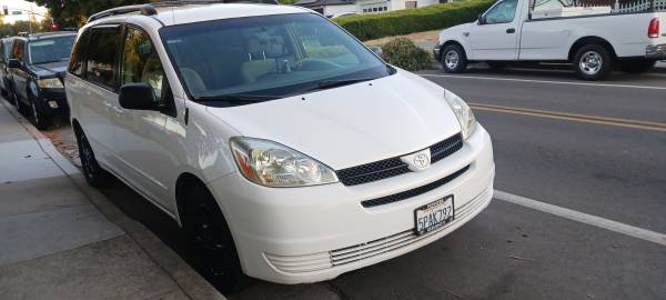 2005 TOYOTA SIENNA - $6,200 (San Jose)63617492521089124