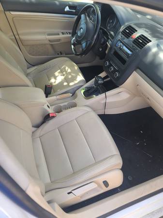 2010 VOLKSWAGEN $2500/TÍTULO LIMPIO E INFORME CARFAX - $2,50063435458985987123