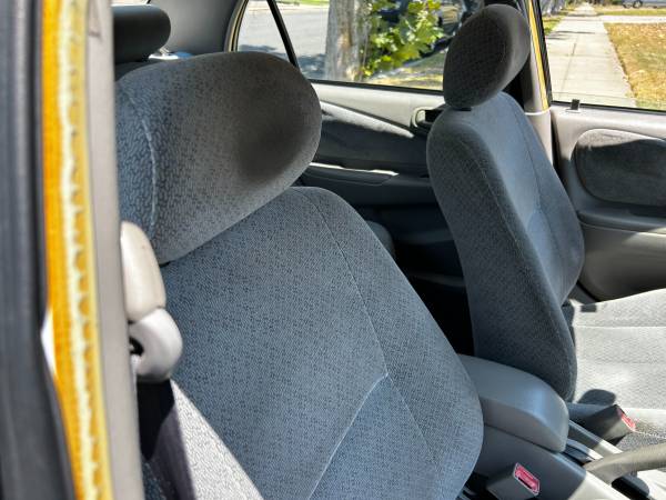 Toyota Corolla con bajo kilometraje - $2,300 (Monterey Park)63623927063427123